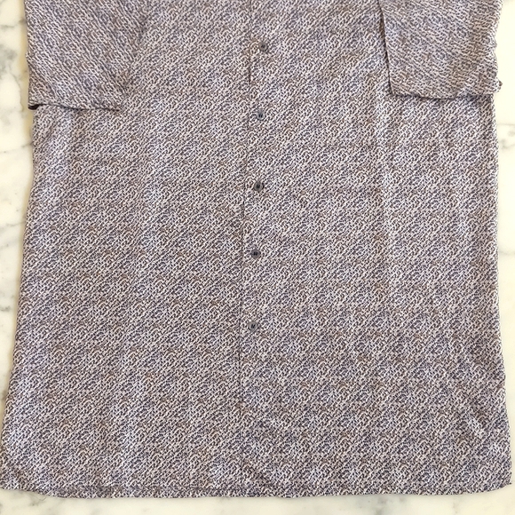 NWOT. Men's 100% Silk Multi Color Patterned Short Sleeve Button-Down Shirt. - Picture 3 of 5